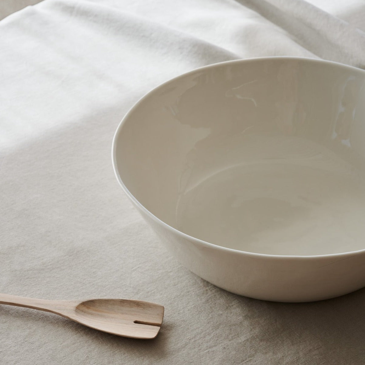 Large Serving Bowl WHITE - Kajsa Cramer