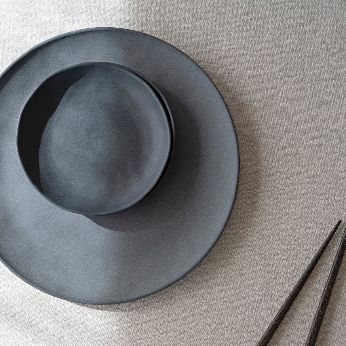 Plate BLACK 22cm - Kajsa Cramer